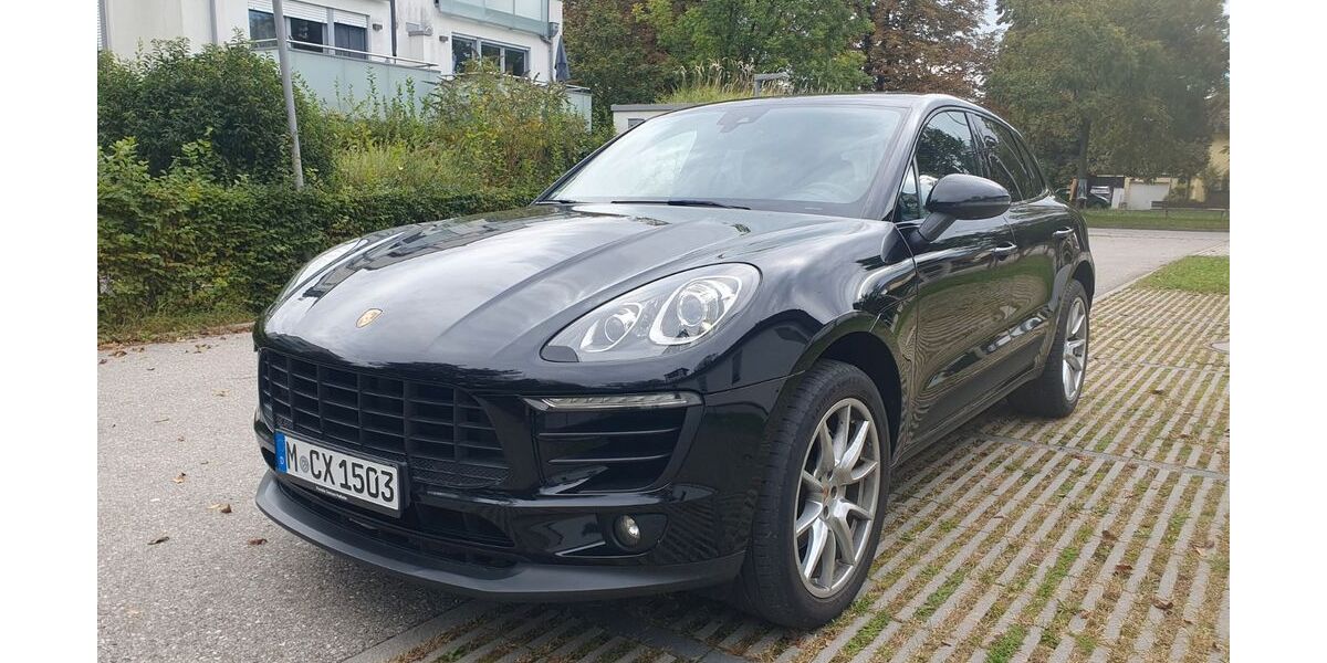 Porsche Macan 231.000 km 27.990 &euro; München 81827
