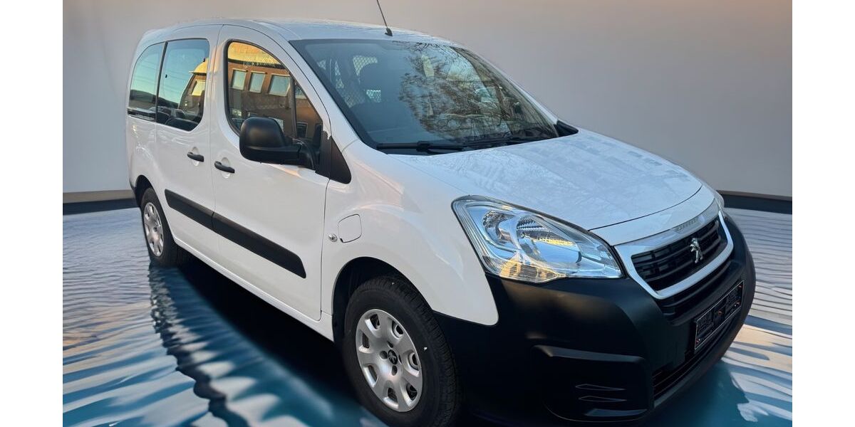 Peugeot Partner 10.461 km 3.900 &euro; Puchheim 82178