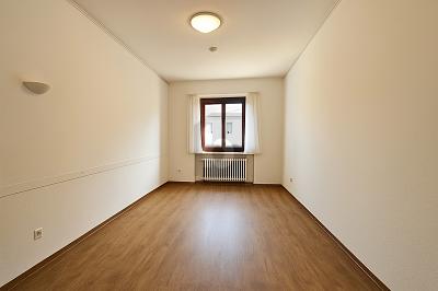 ZENTRALE LAGE MIT TOP-ANBINDUNG 8 zimmer