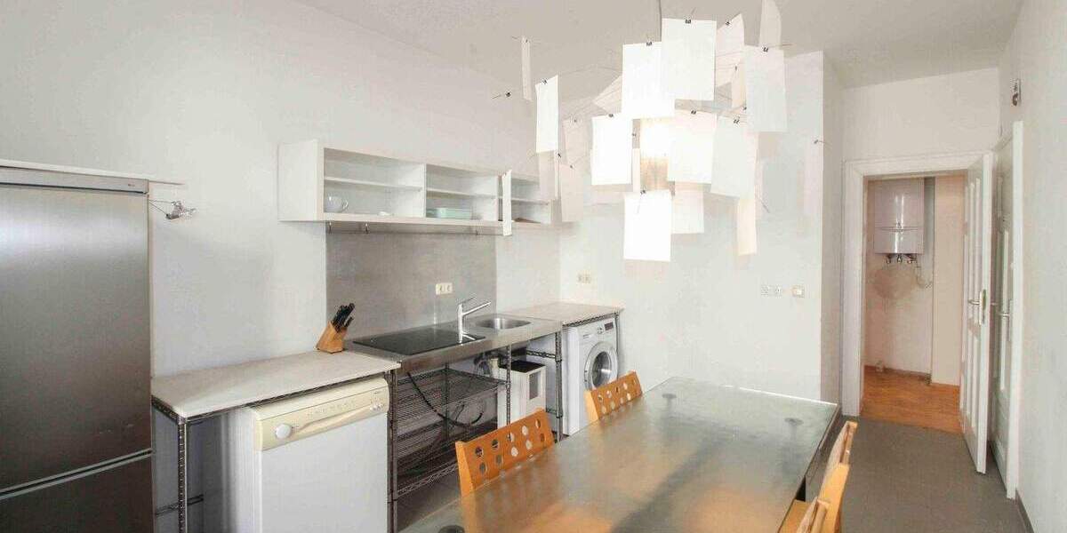 Charmante 3-Zimmer-Altbauwohnung mit Süd-Balkon in München! 3 zimmer