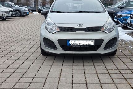 Kia Rio 121.225 km 3.999 &euro; München 80796
