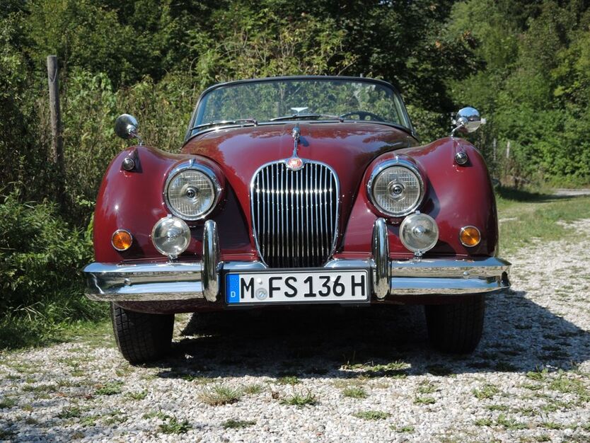 Jaguar XK 15.500 km 94.900 € München 81827