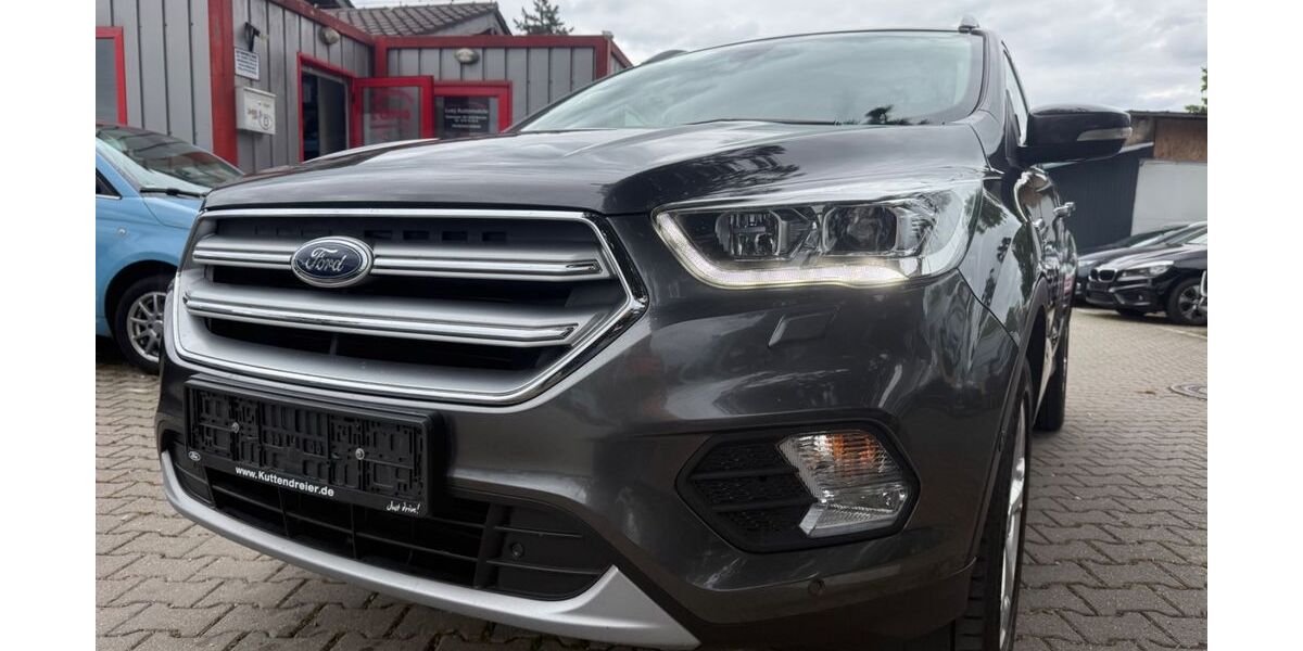 Ford Kuga 163.000 km 8.999 &euro; München 81243