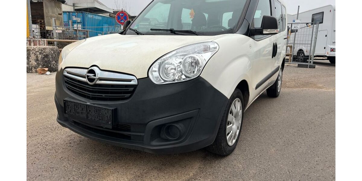 Opel Combo 242.610 km 4.641 &euro; München 80935