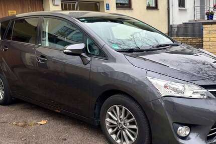 Toyota Verso 107.000 km 15.400 &euro; München 81375