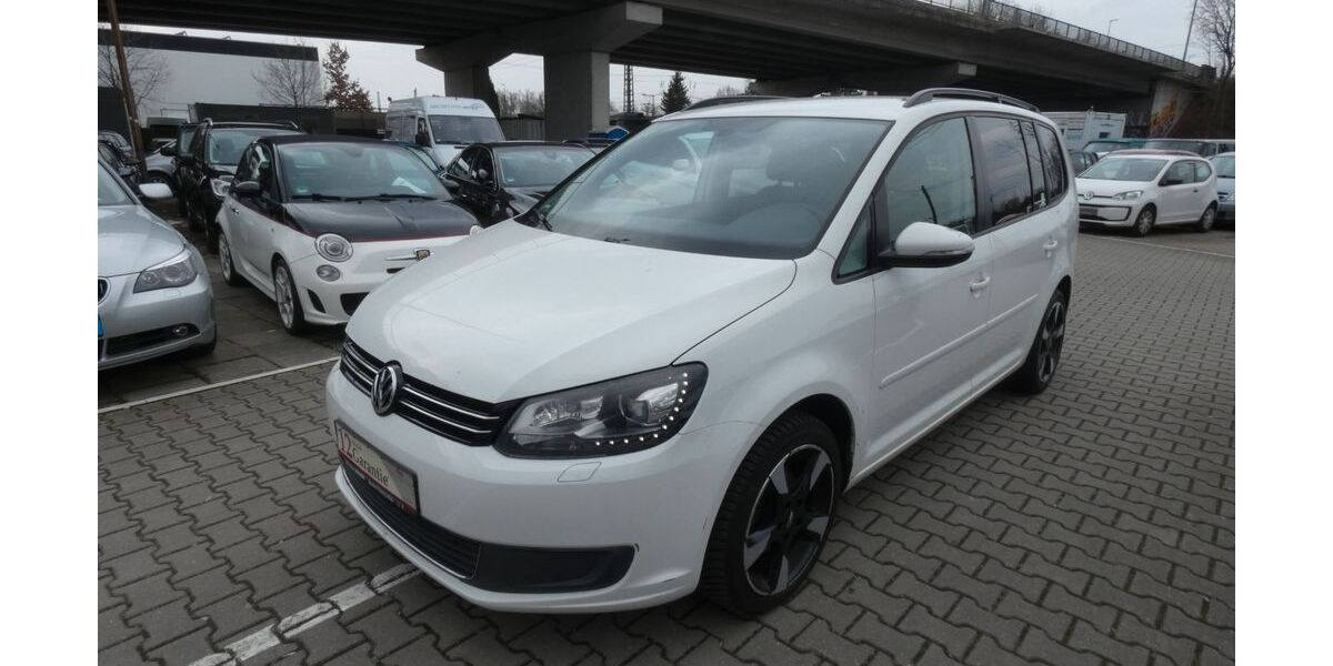 VW Touran 236.000 km 2.599 &euro; München 81825