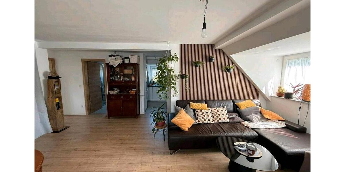 Dachgeschoßwohnung München Feldmoching-Hasenbergl - 4 Zimmer, 80 m&sup2;, 1.700&euro; | Angebot:26335443