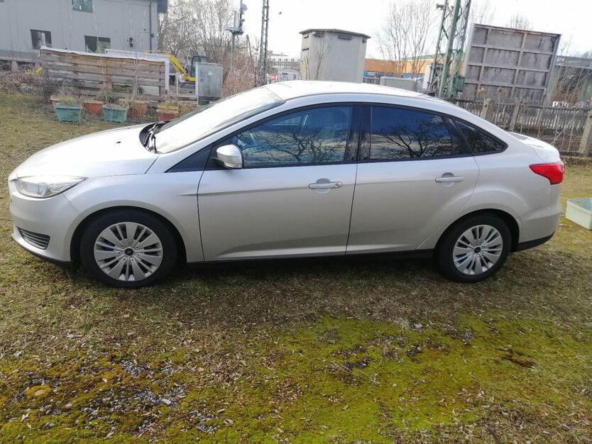 Ford Focus 73.000 km 8.200 € Oberschleissheim 85764