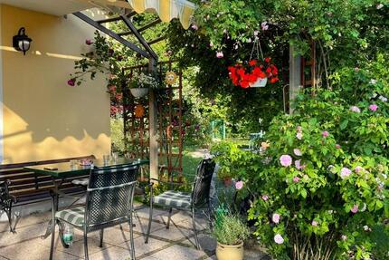 2 Zimmer - 4 Personen in einem Haus mit Garten - Oktoberfest