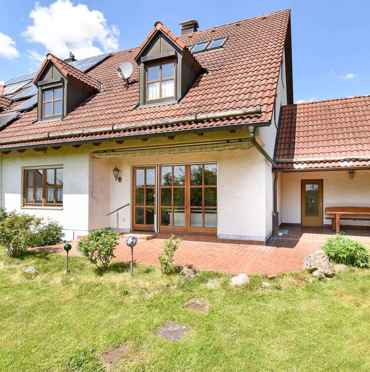 Haus zum Kaufen in Röhrmoos 719.000 € 201 m²