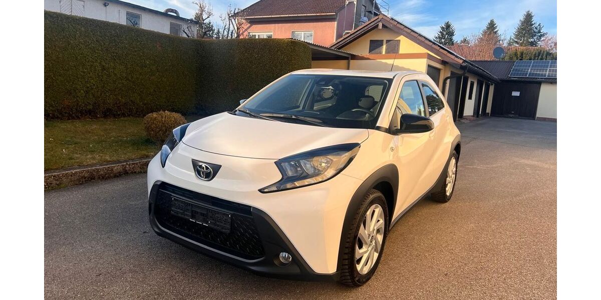 Toyota Aygo (X) 122.530 km 11.499 &euro; Planegg 82152