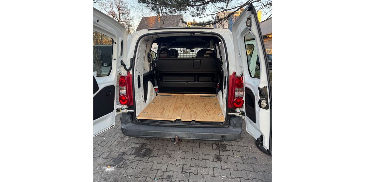 Peugeot Partner 210.000 km 4.700 € München 81475