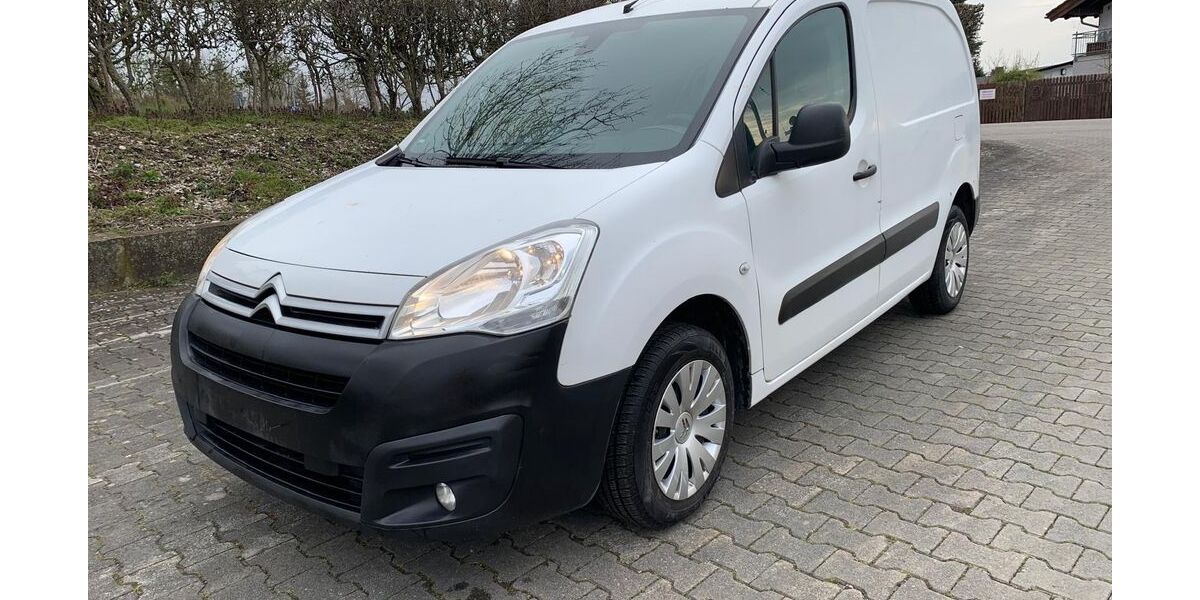 Citroen Berlingo 448.355 km 3.200 &euro; München 81243