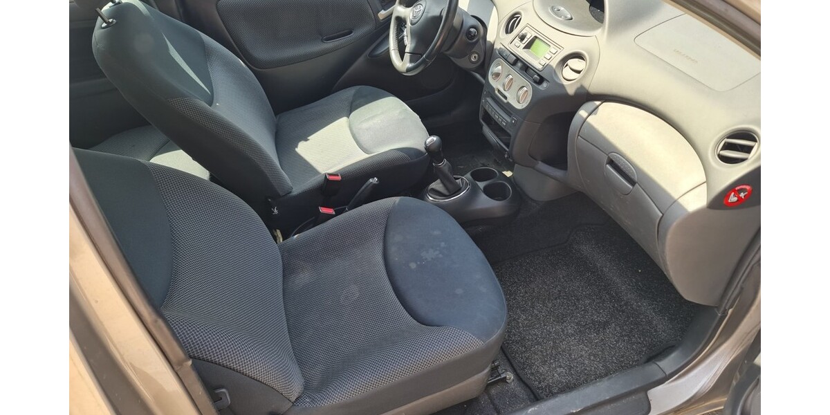 Toyota Yaris 297.999 km 1.550 &euro; München 80313