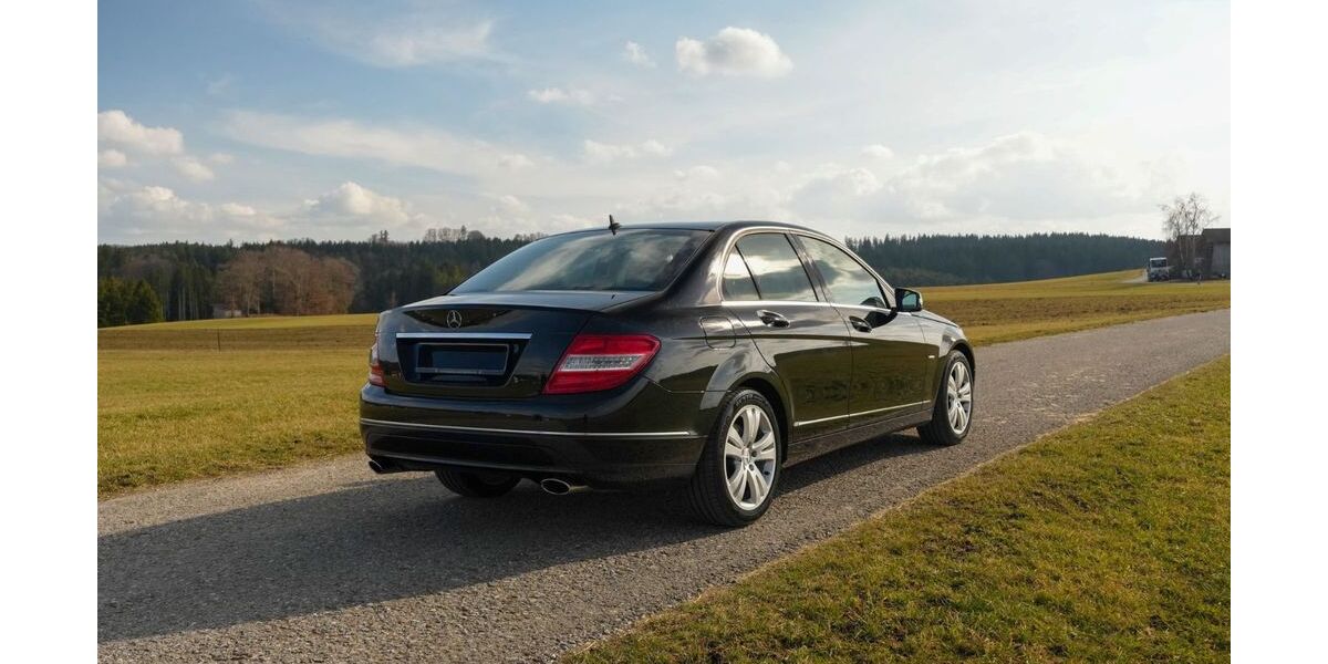 Mercedes-Benz C 350 88.000 km 16.100 &euro; Pullach 82049