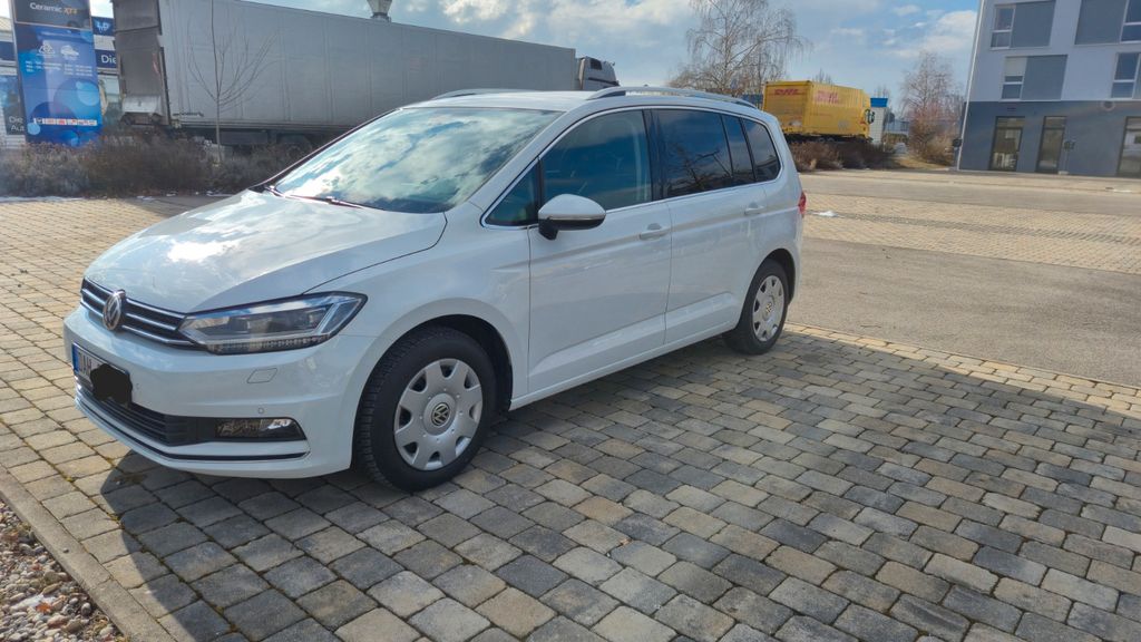 VW Touran 147.300 km 22.190 &euro; Dachau 85221