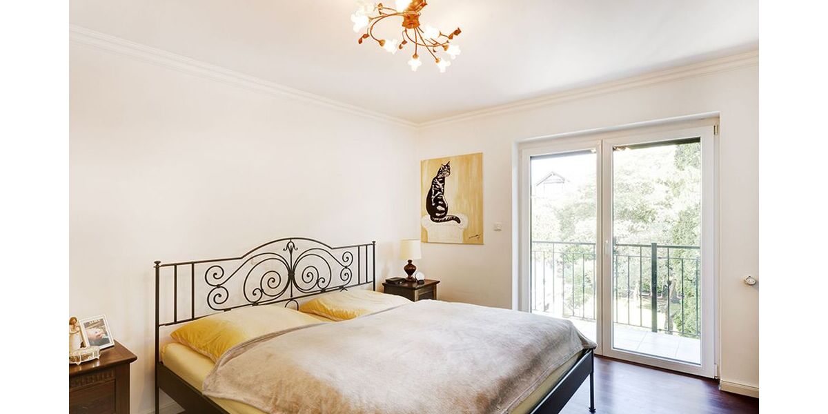 Privatverkauf - ohne Provision! Mediterranes Mehrgenerationenhaus mit über 400 m² nutzbarer Flä - Gewerbeobjekt Gilching | Angebot:26918360