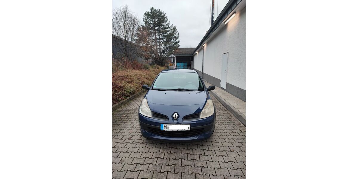 Renault Clio 161.000 km 2.100 € München 81479