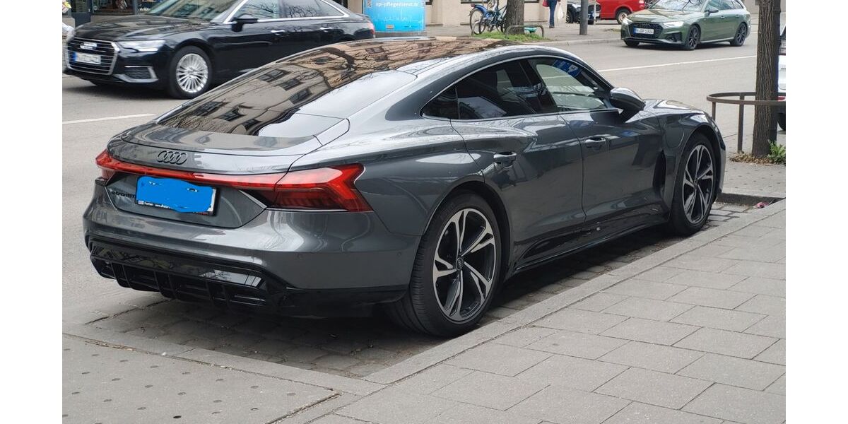 Audi e-tron GT 32.000 km 66.900 &euro; Planegg 82152