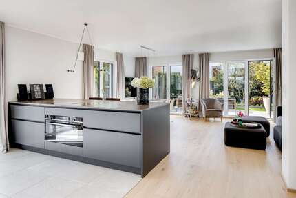 Haus München Bogenhausen - 9 Zimmer, 282 m&sup2;, 3.650.000&euro; | Angebot:26428468