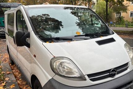 Opel Vivaro 175.000 km 5.300 &euro; München 80637