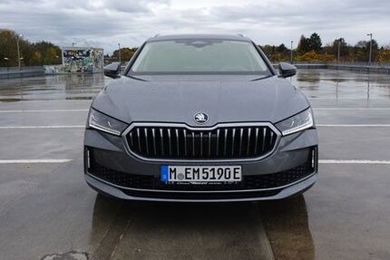 Skoda Superb 10.000 km 46.900 &euro; München 80686