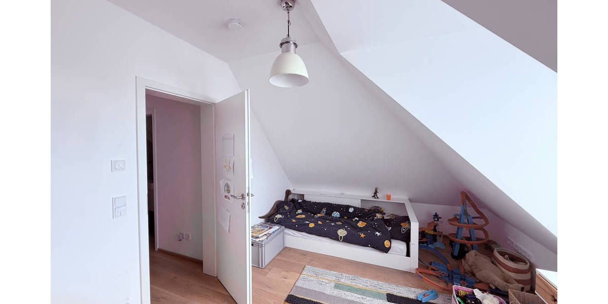 Doppelhaushälfte München Bogenhausen - 5 Zimmer, 144 m&sup2;, 3.970&euro; | Angebot:26230873