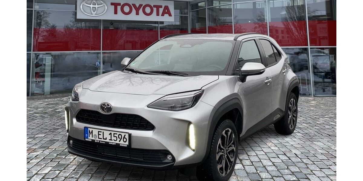 Toyota Yaris Cross 2.990 km 28.290 &euro; München 80687