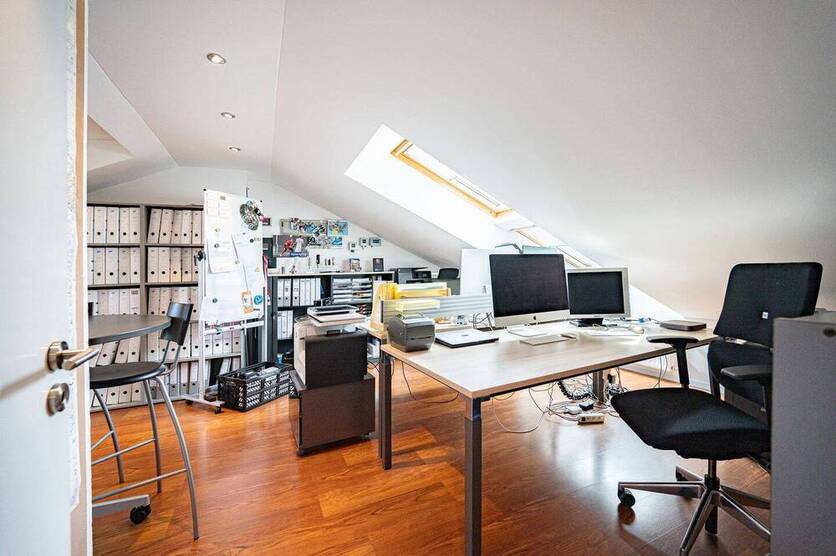 FIRSTPLACE - Familienfreundliches Haus mit herrlichem Garten in Allach-Untermenzing