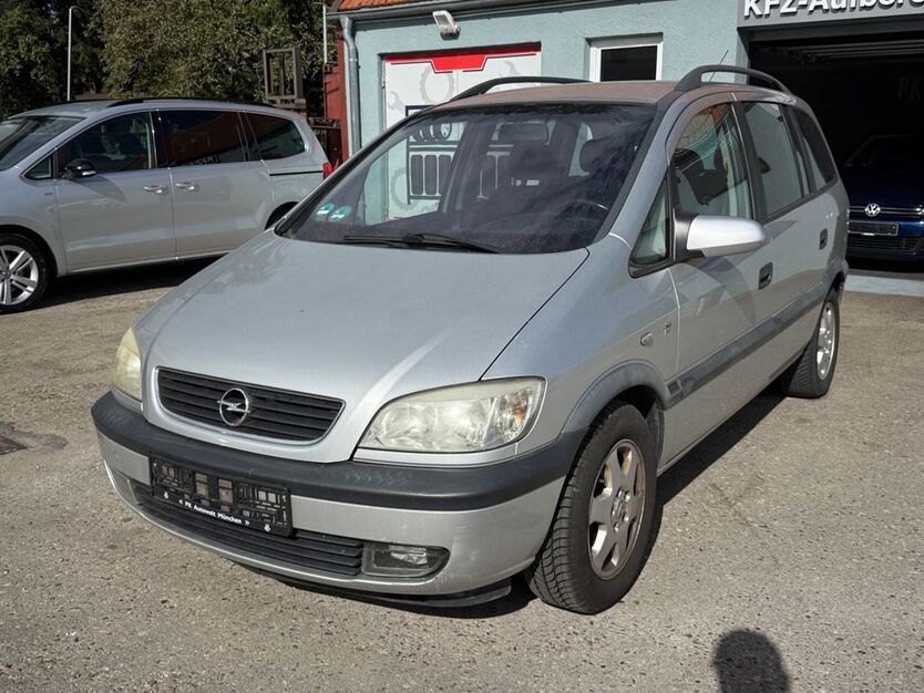 Opel Zafira 158.828 km 950 € München 81249