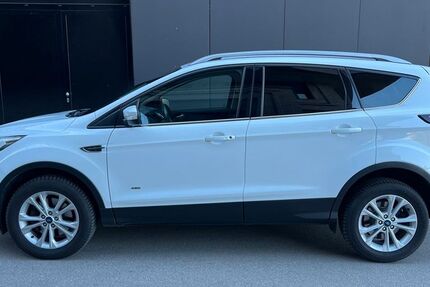 Ford Kuga 90.000 km 15.800 &euro; München 81673
