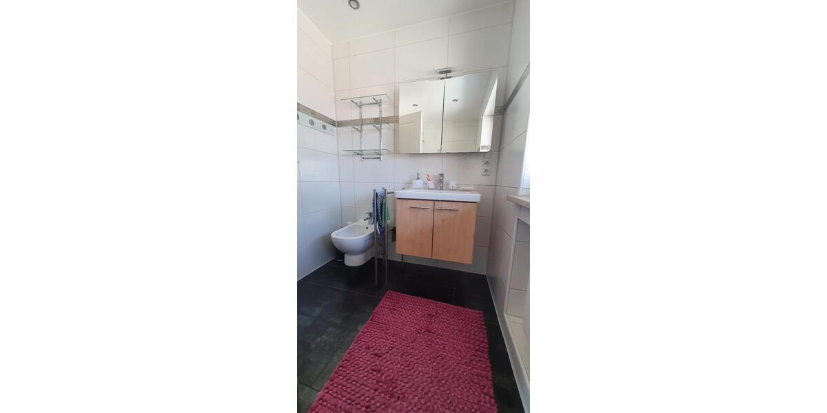 Etagenwohnung Holzkirchen - 3 Zimmer, 84 m&sup2;, 1.100&euro; | Angebot:25639208