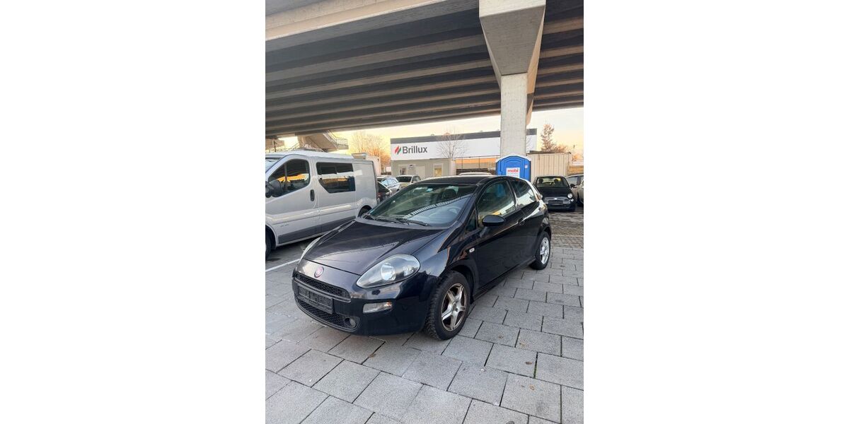 Fiat Punto 196.000 km 1.599 &euro; München 81825