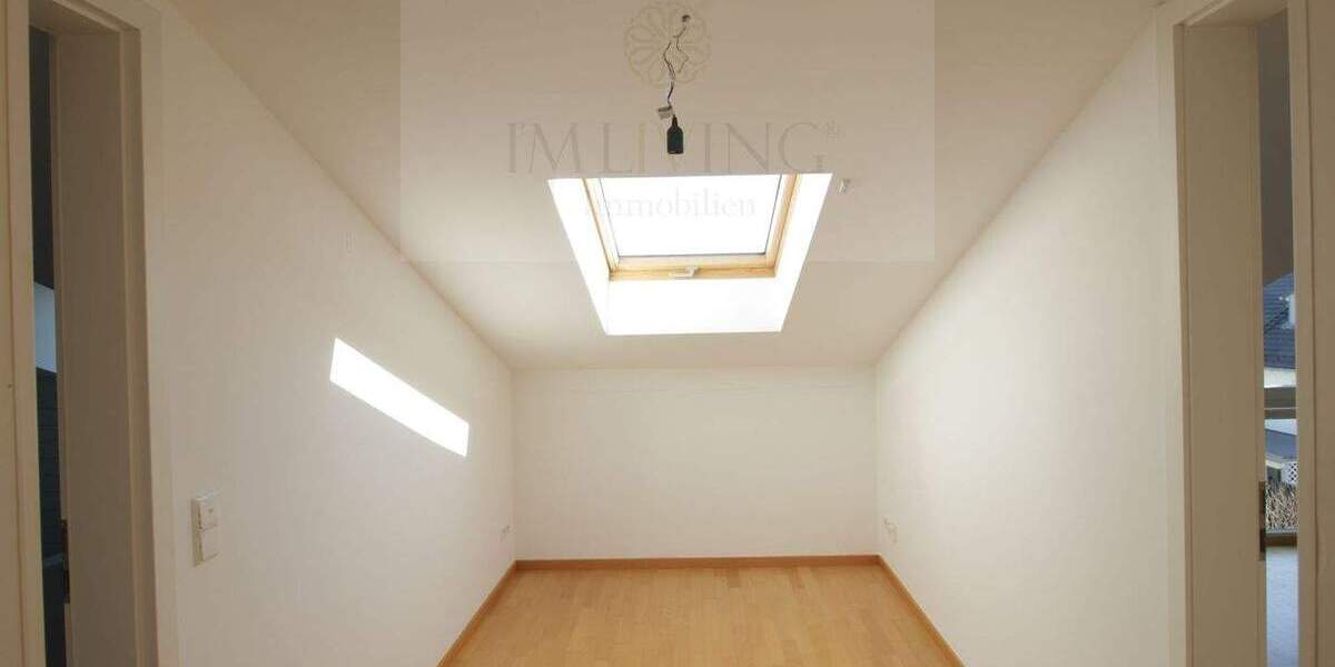 Etagenwohnung Unterhaching - 2 Zimmer, 93 m&sup2;, 1.750&euro; | Angebot:25688734