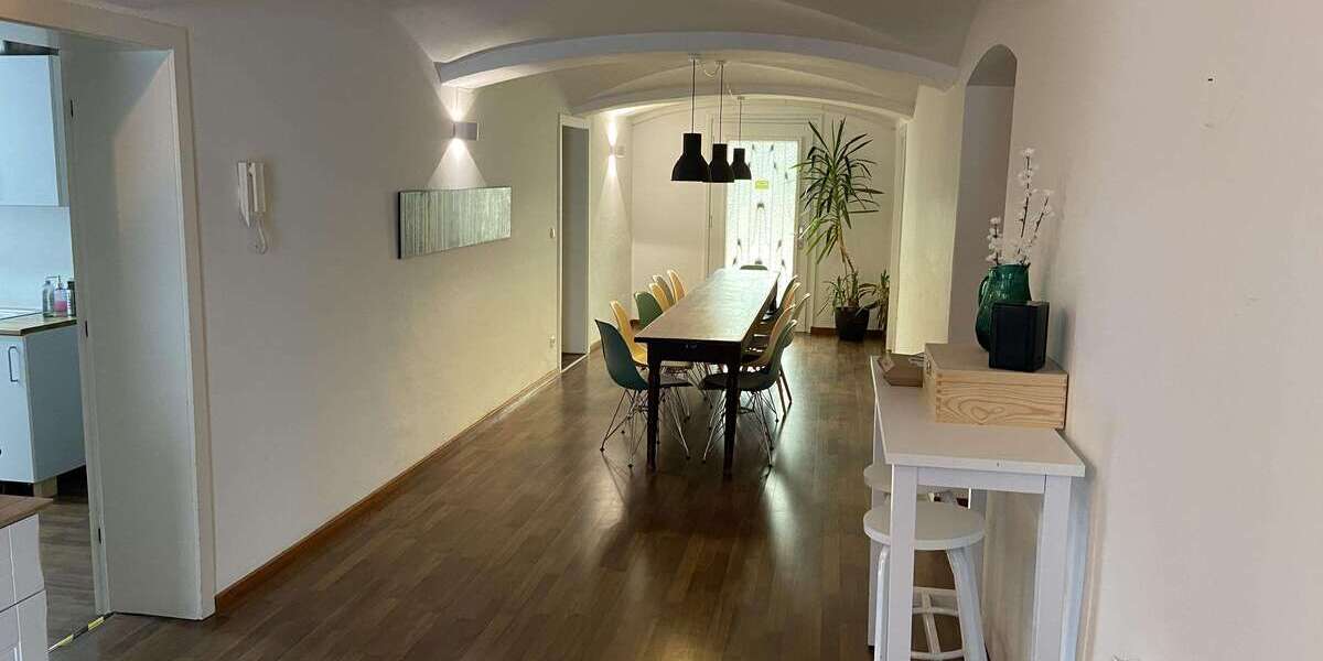 Etagenwohnung Unterföhring - 6 Zimmer, 280 m&sup2;, 3.080&euro; | Angebot:27091428