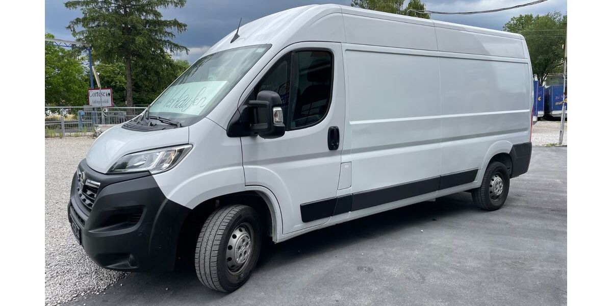Opel Movano 28.482 km 17.900 € München 81829