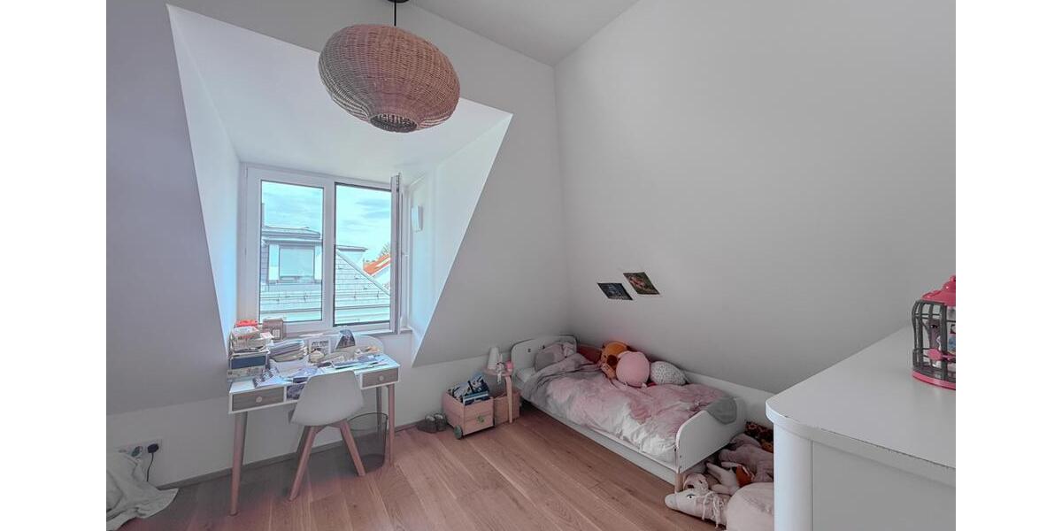 Doppelhaushälfte München Bogenhausen - 5 Zimmer, 144 m&sup2;, 3.970&euro; | Angebot:26247760