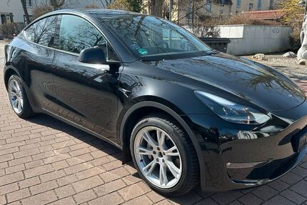 Tesla Model Y 45.125 km 37.995 &euro; Groebenzell 82194