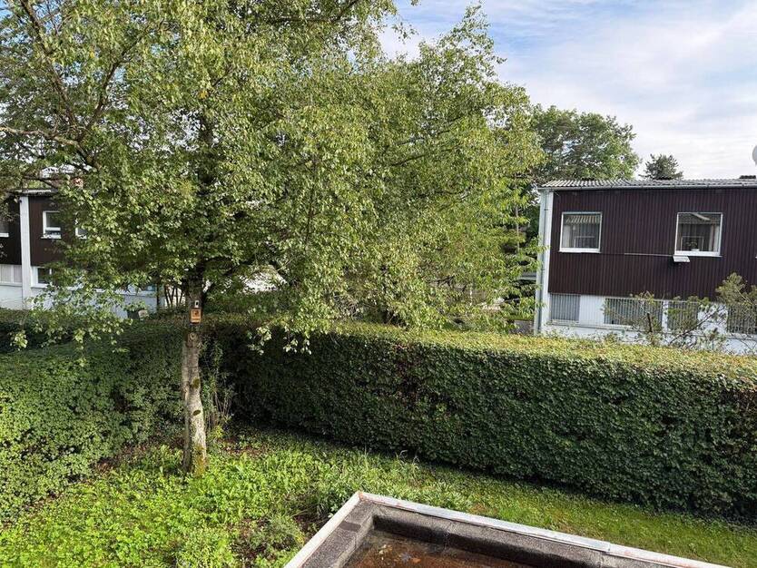 Charmante, gepflegte DHH mit großem Garten und Potential