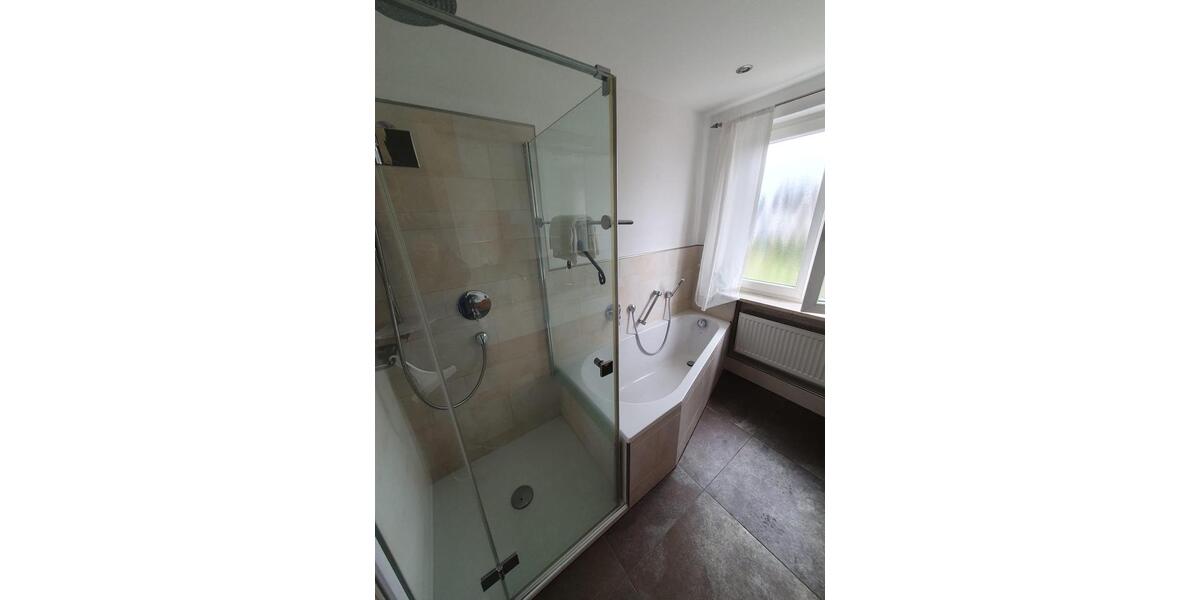 Einfamilienhaus Gilching - 6 Zimmer, 160 m&sup2;, 2.750&euro; | Angebot:25258340