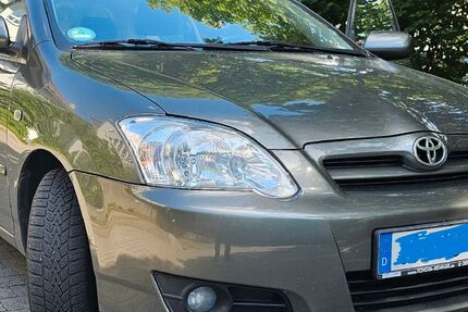 Toyota Corolla 192.000 km 2.900 &euro; Unterfoehring 85774