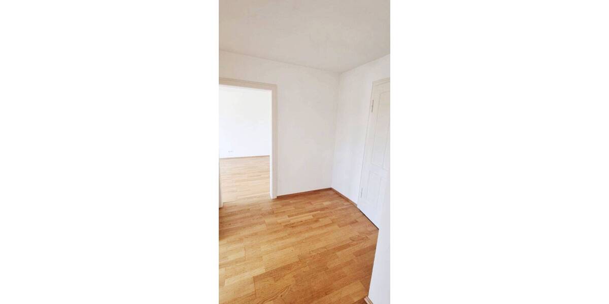 Etagenwohnung München Neuhausen-Nymphenburg - 3 Zimmer, 80 m&sup2;, 1.450&euro; | Angebot:25695624