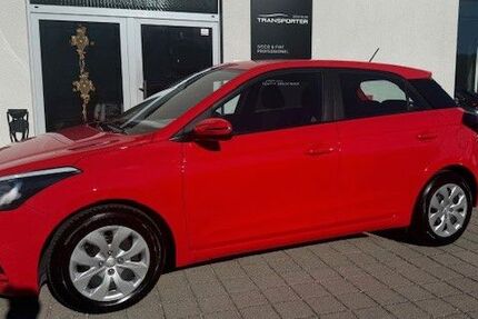 Hyundai i20 22.299 km 11.590 &euro; Straßlach bei München 82064