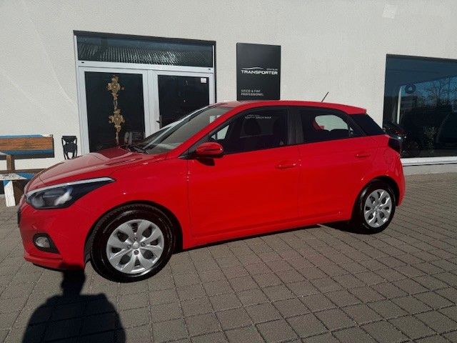 Hyundai i20 22.299 km 11.590 &euro; Straßlach bei München 82064