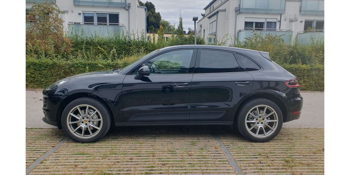 Porsche Macan 223.000 km 27.990 &euro; München 81827