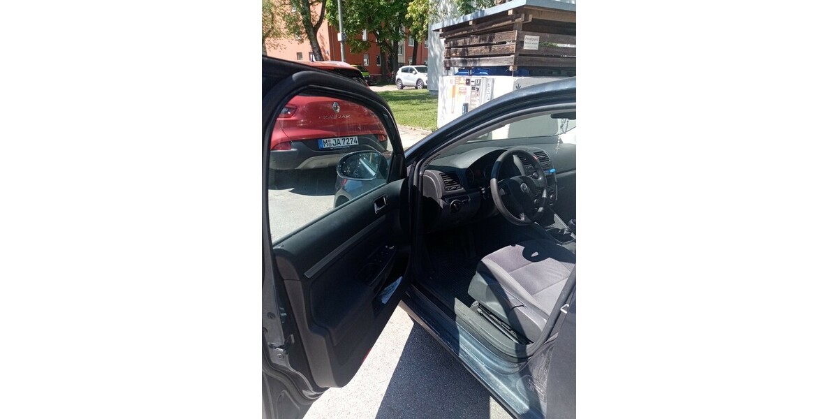 VW Jetta IV 228.000 km 2.500 &euro; Munchen 80313