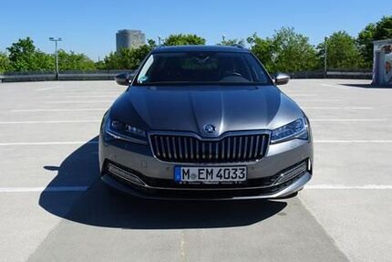 Skoda Superb 95.000 km 32.900 &euro; München 80686