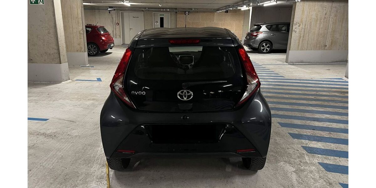 Toyota Aygo (X) 44.100 km 10.500 &euro; München 81248