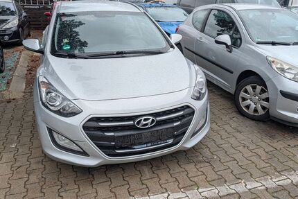 Hyundai i30 219.458 km 3.450 &euro; München 81243
