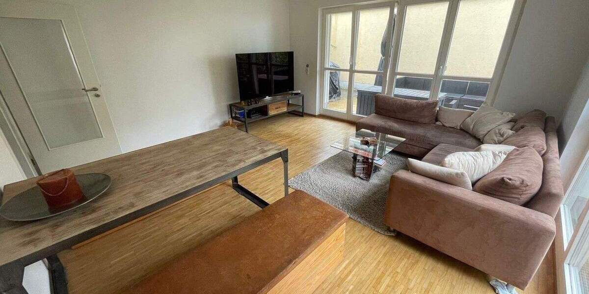 Helle 3,5 Zimmer Wohnung auf zwei Etagen mit Terrasse - PROVISIONSFREI 3 zimmer